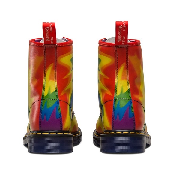 🆕DR. MARTENS 1460 PRIDE TIE-DYE IN PRINT BACKHAND - Picture 6 of 7